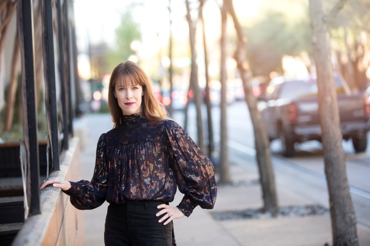 BlouseStandHorizontal